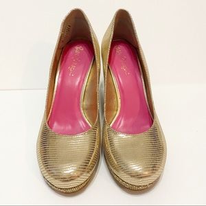 Lilly Pulitzer Resort Chic Wedge, Embossed Gold, Size 6.5, EUC